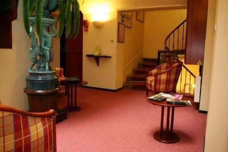 Public Area 3, Elysee Hotel, Rhône