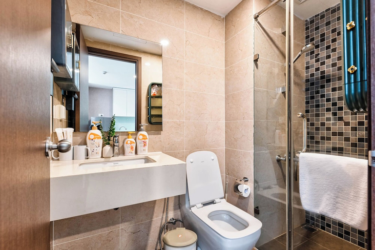 Bathroom 3, S Lux Apartment, District 4