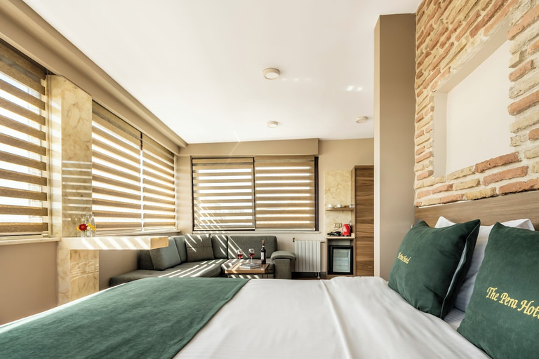 Bedroom 5, The Pera Hotel, Beyoğlu
