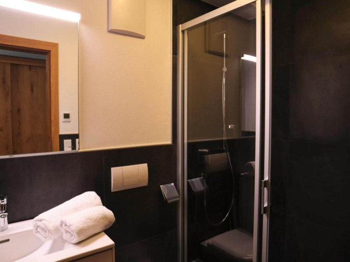 Bathroom 4, Apartment in Bramberg near Cable Car, Zell am See