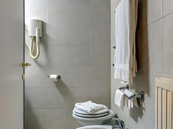 Bathroom 4, Hotel Giardino d'Europa, Roma