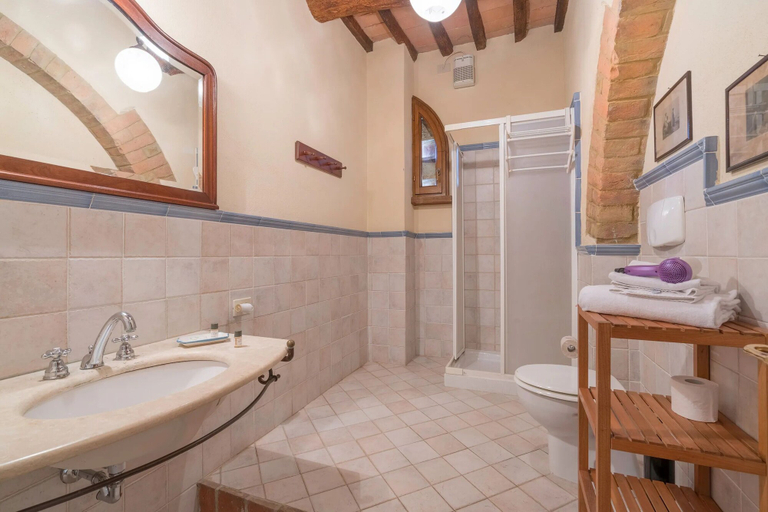 Bathroom 5, Santo Pietro Resort, Siena
