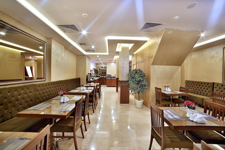 Food & Drinks 5, Corner Hotel, Fatih