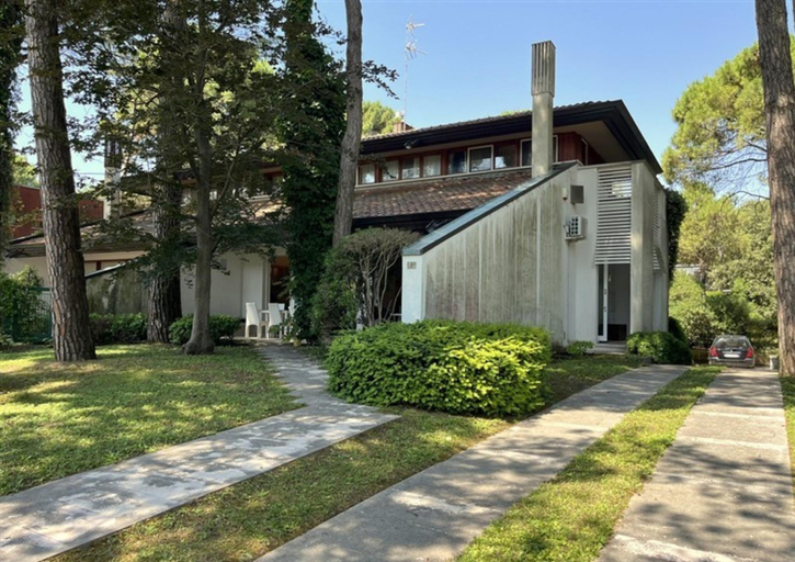 5, Elegant villa steps from the sea, Udine