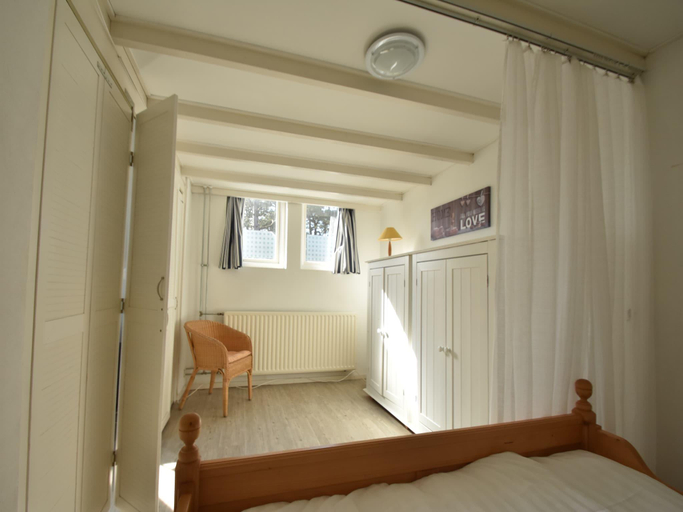 Bedroom 2, Holiday Home Bergen aan Zee near Beach, Bergen