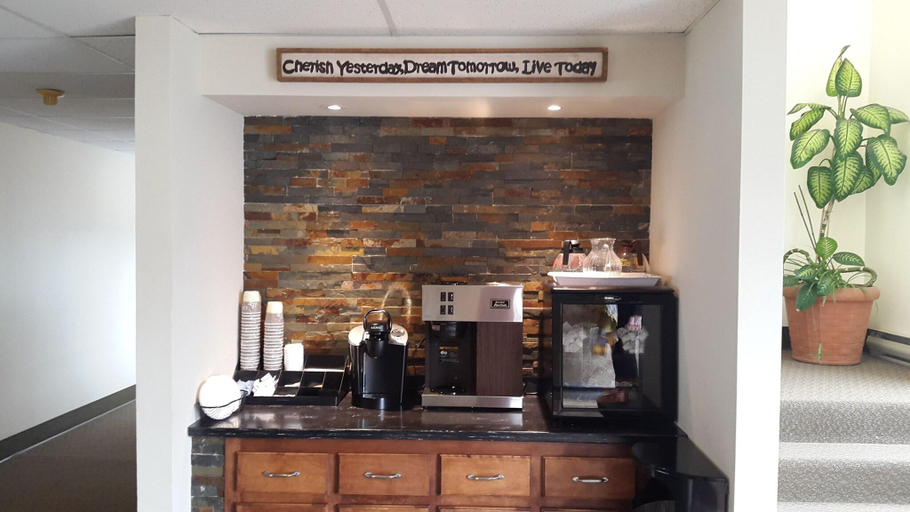 Food & Drinks, St. Andrews Motor Inn, Charlotte