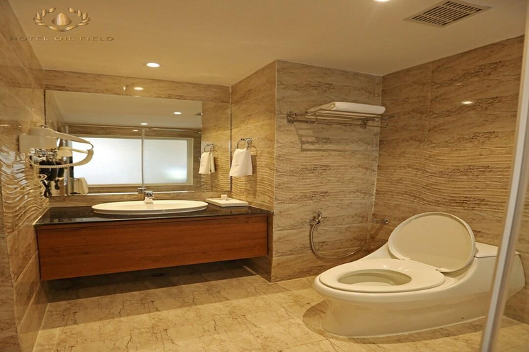 Bathroom, Hotel Oil Field, Dibrugarh
