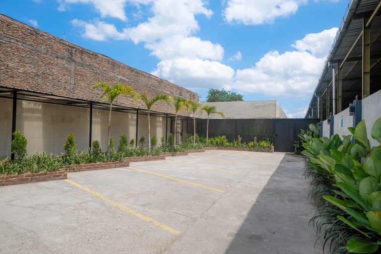 Exterior & Views 2, RedDoorz @ Klaten City, Klaten