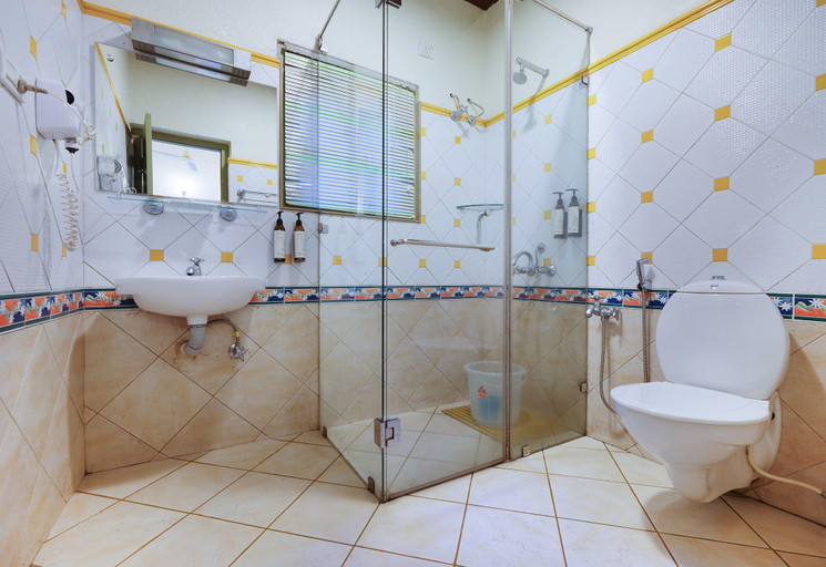 Bathroom 3, Mystic Mayapott, Idukki