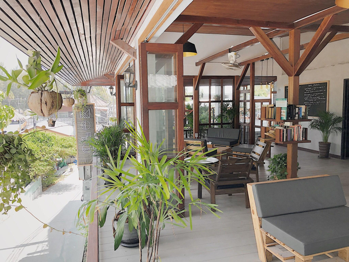 Public Area 3, The Reef Hotel & Studios, Muang Satun