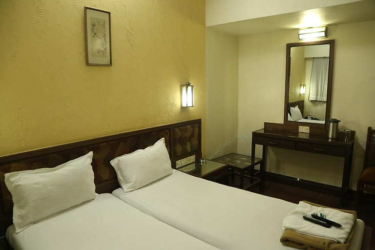 Bedroom 4, Hotel Ganesh Palace, Mumbai Suburban