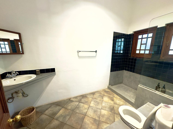 Bathroom 4, The Havelock Place Bungalow, Thimbirigasyaya