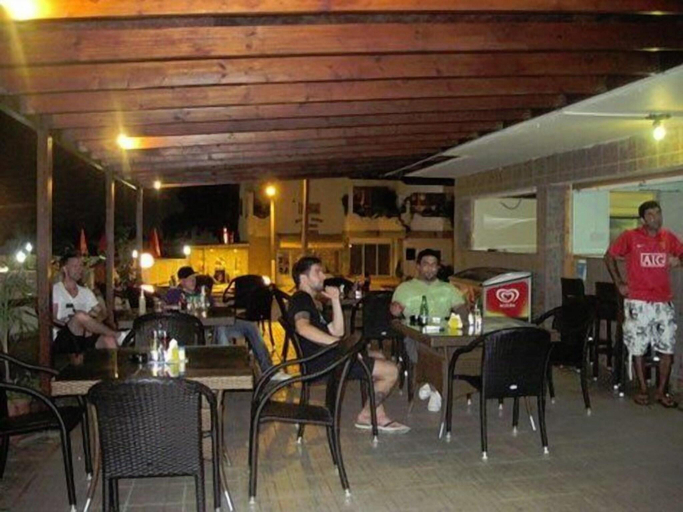 Food & Drinks 5, A. Maos Apts