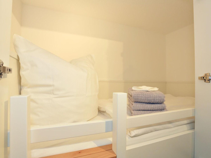 Bedroom 2, Nice holiday home with terrace, Aurich