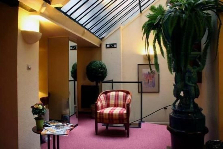 Others 5, Elysee Hotel, Rhône