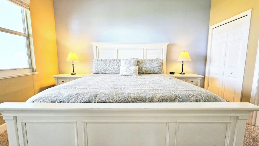 Room 5, Cinnamon Beach Retreat - Ocean View! 4th Floor 2 Resort Pools!, Flagler