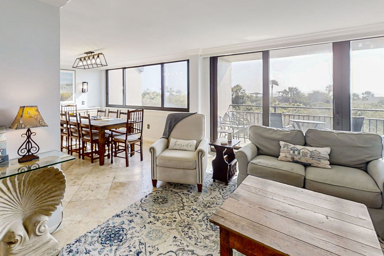 Living area 5, Spacious Condo With Beach Access, Balcony, AC & Outdoor Pool, Nassau