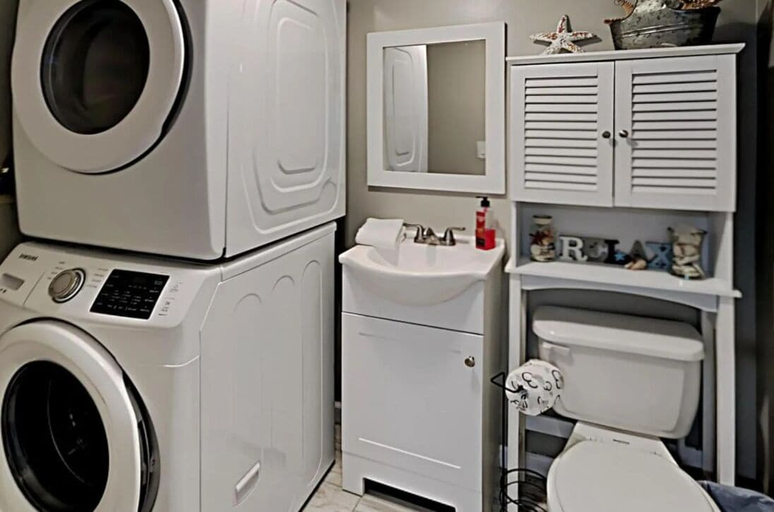 Bathroom 5, Pinnacle Port A-121- Shore Beats Work, Bay