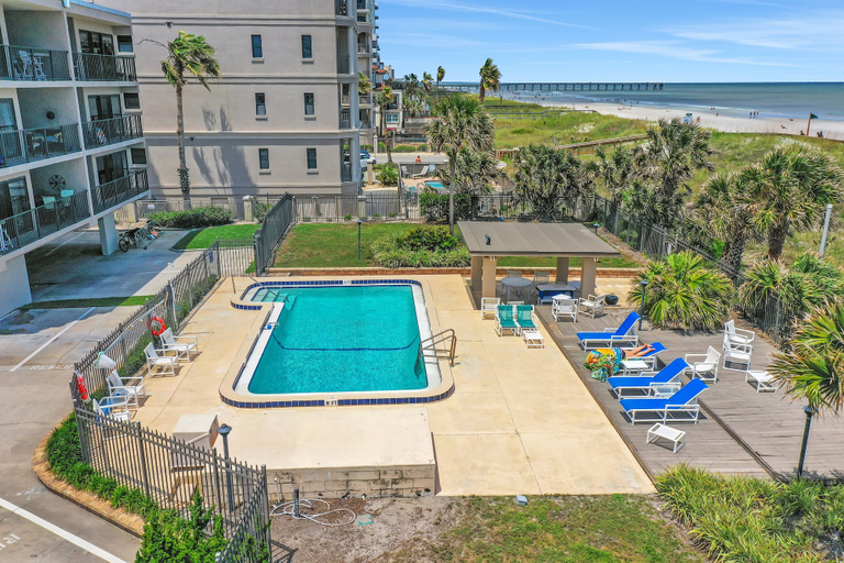 Pool 5, Renovated Condo With Ocean Views, Pool, & Beach Access, Duval