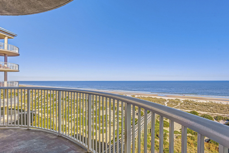 View from room, Oceanfront 5th-floor Condo With Balcony, Gorgeous Views & Pool Access, Nassau