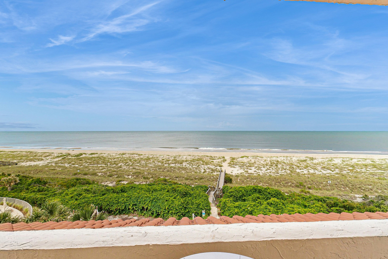 Beach 3, Clean & Cozy Home With Oceanfront Views, Shared Pool, Free Wifi, Central AC, Nassau
