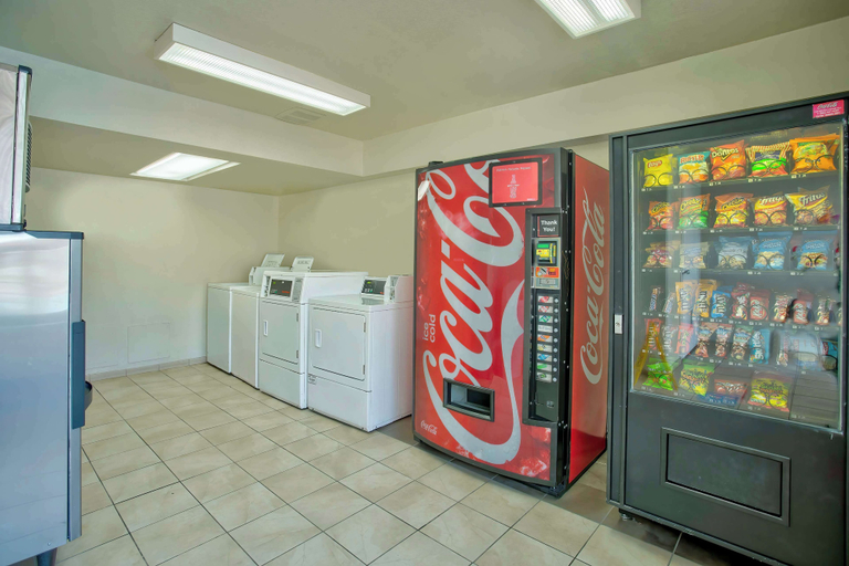 Food & Drinks 5, Motel 6-Richland, WA - Kennewick, Benton
