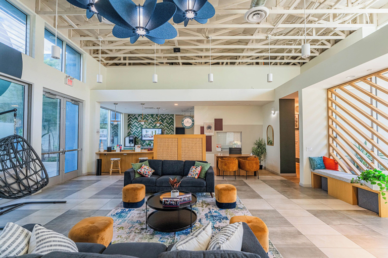 Lobby 4, Lotus 3409, Maricopa