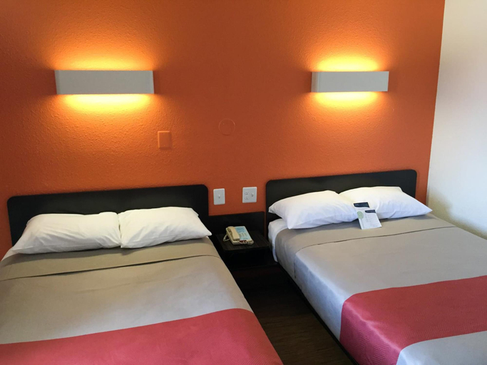 Bedroom 3, Motel 6 Oroville, CA, Butte