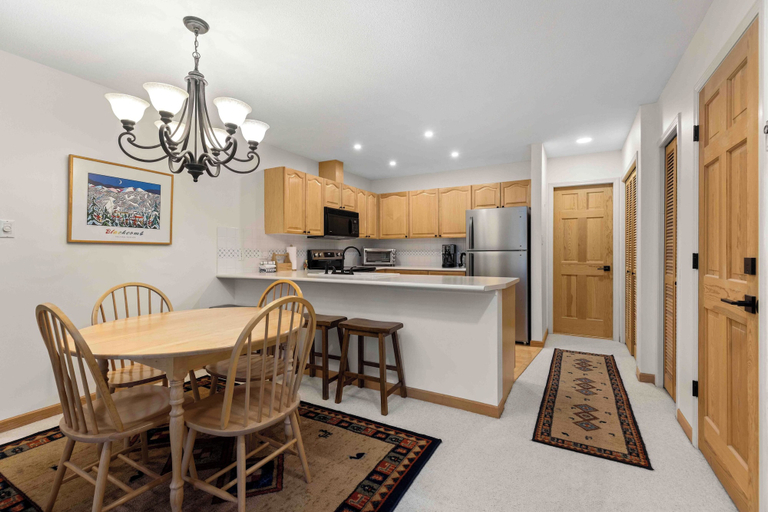 Dining, Glen Eagles by Whistler Premier, Squamish-Lillooet
