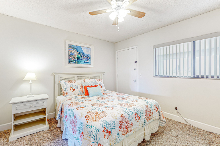Room 3, Recently Updated Resort Condo With 2 Pools, 2 Balconies, Ocean Views, Bbq, & W/D, Saint Johns