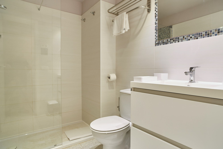 Bathroom 3, Invisa Aparthotel Casa Luis - New opening 2026, Baleares