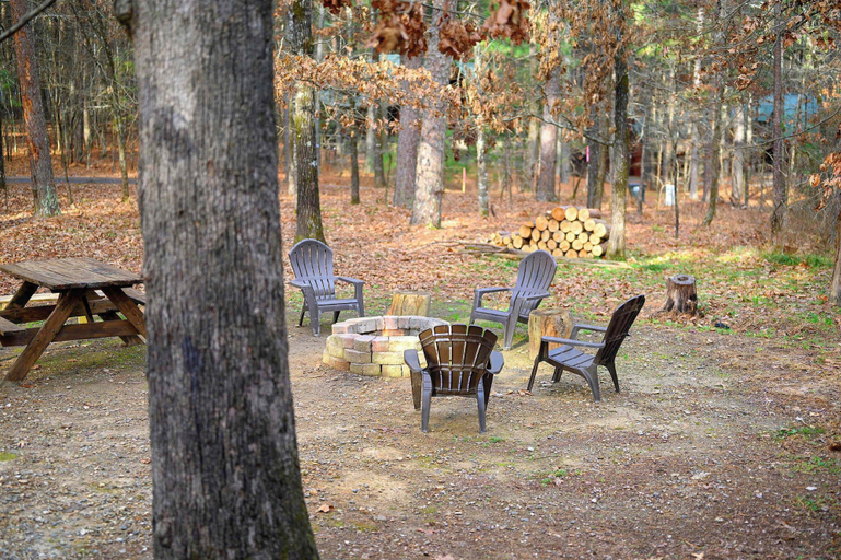Property grounds, Lost Key Cabin Stay for 8, McCurtain