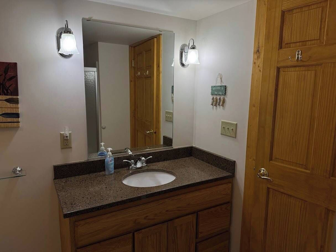 Bathroom 2, Camp Pinemere - Private Northwoods Retreat, Oneida