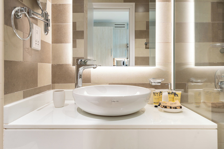 Bathroom 4, PVH - Seven Palm - Studio Beach Access, Dubai