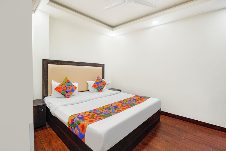 Room 4, Via Anand Mukesh Residency - Greater Kailash, Delhi