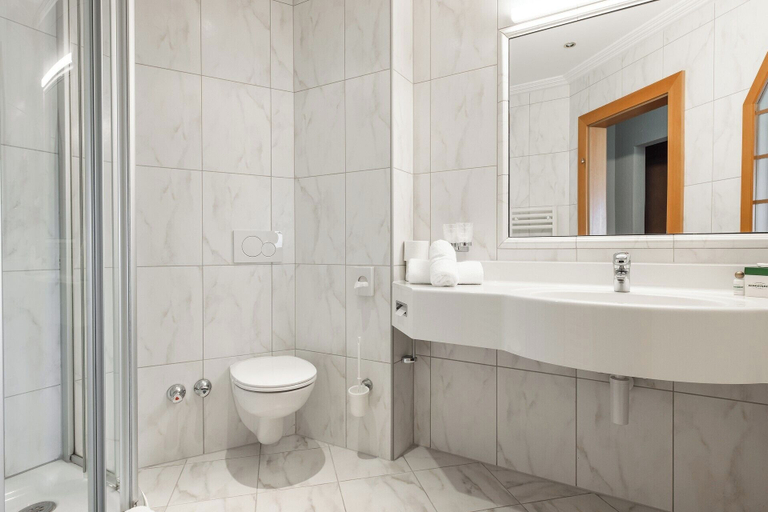 Bathroom 4, Aktiv und Welnesshotel Kohlerhof, Schwaz