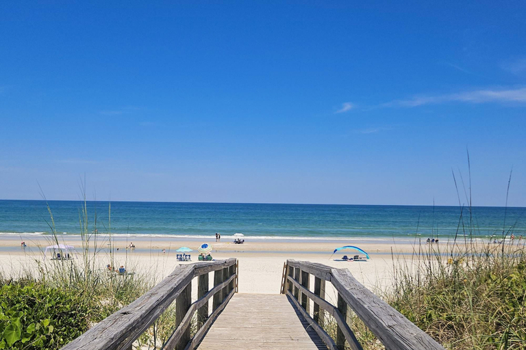 Beach 3, Spacious Condo With 2 Private Balconies, Beach Access and Pool, Saint Johns