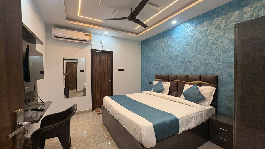Room 4, Hotel Raas Inn, Kanpur Nagar