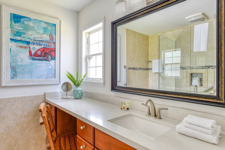 Bathroom 4, Salty Shores, Saint Johns