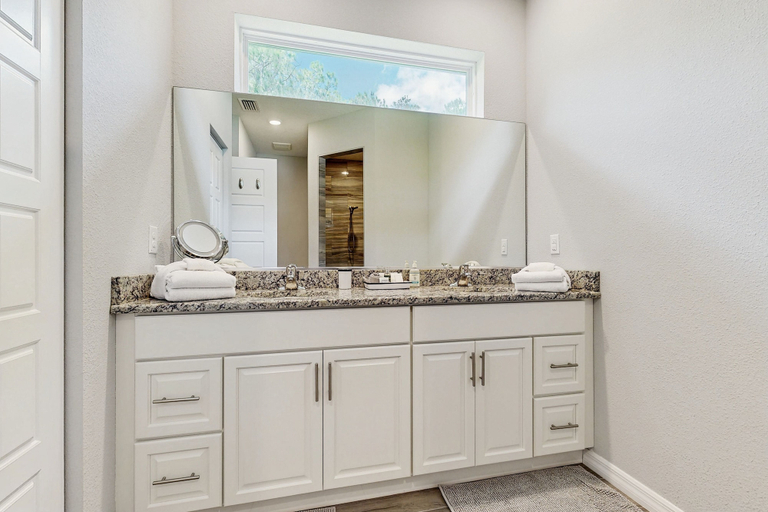 Bathroom 2, Spacious House With Private Covered Patio, Work Station, Full Kitchen and Grill, Flagler