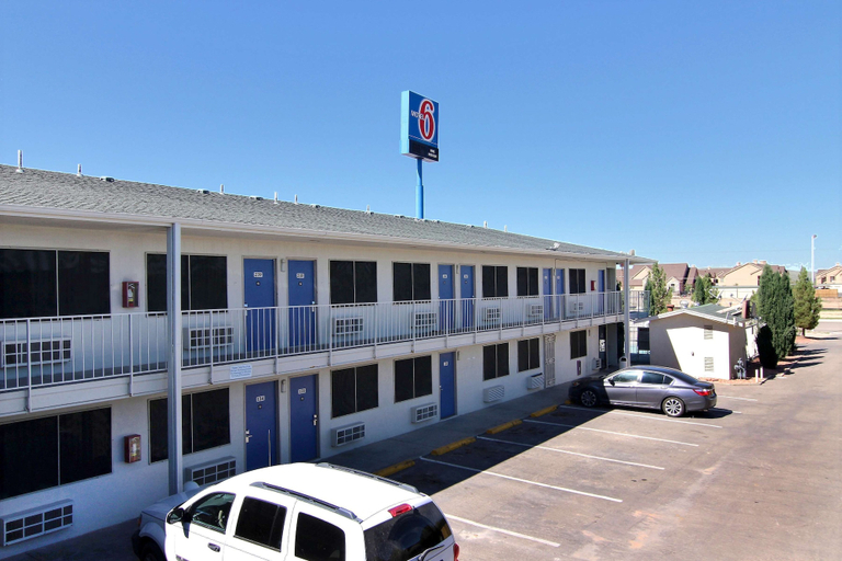 Exterior & Views 2, Motel 6 Carlsbad, NM, Eddy