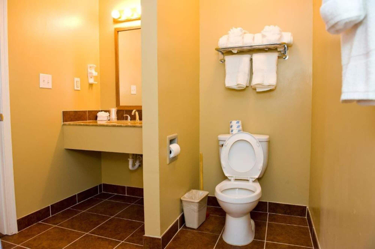 Bathroom 4, Motel 6 Millington, TN, Shelby