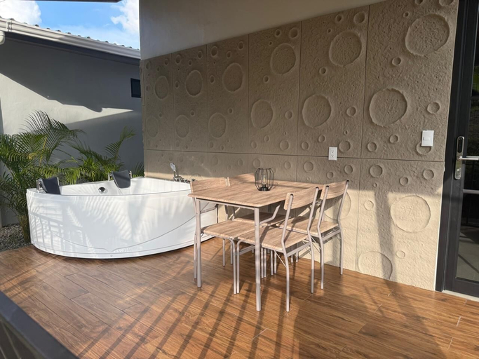 Outdoor dining 4, Arenal Star Studios, San Ramón