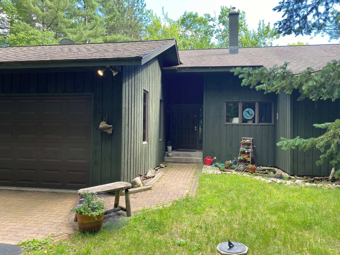 Exterior & Views 2, Loonsight, Oneida