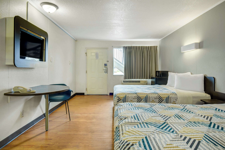 Bedroom 3, Motel 6 Lima, Allen