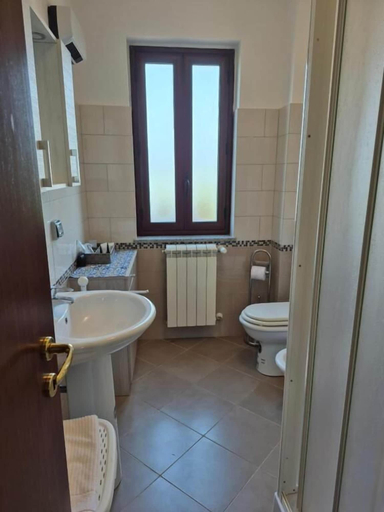 Bathroom 3, Tenuta Albachiara, Messina
