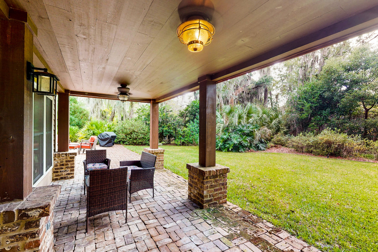 BBQ/picnic area, Dog-friendly Home With Central AC, Washer/dryer & Spacious Backyard - Near Beach, Glynn