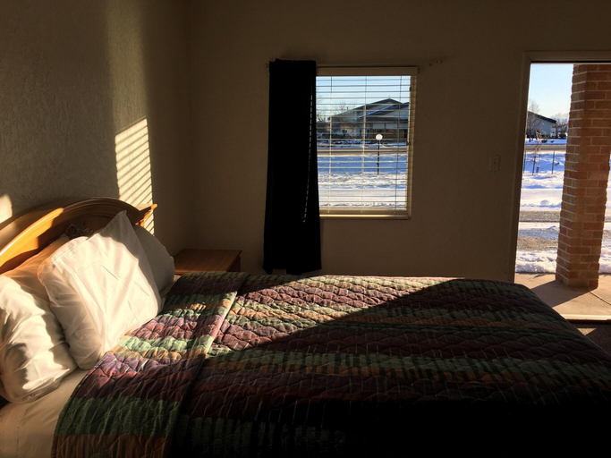 Public Area, Circle S Lodge, Scotts Bluff
