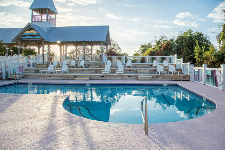 Pool 3, Luxury Cottage With Pools & Multiple Decks, 1/2 Block to Beach, Glynn