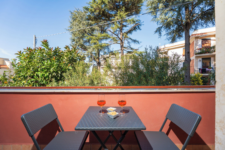 Balcony view, YourHome - Lady Lucy Holiday Home, Napoli